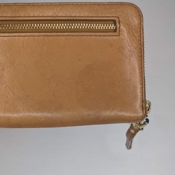 Fossil Tan Stripe Sydney Zip Around Phone Wallet - Picture 6 of 11